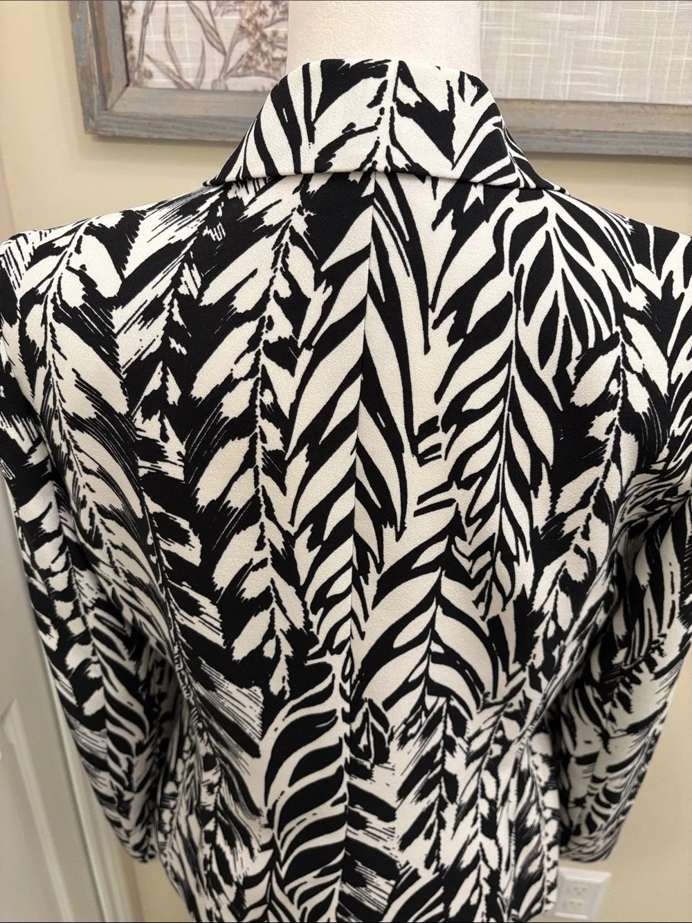 Roz & Ali Leaf-Print Blazer size 6 NWT